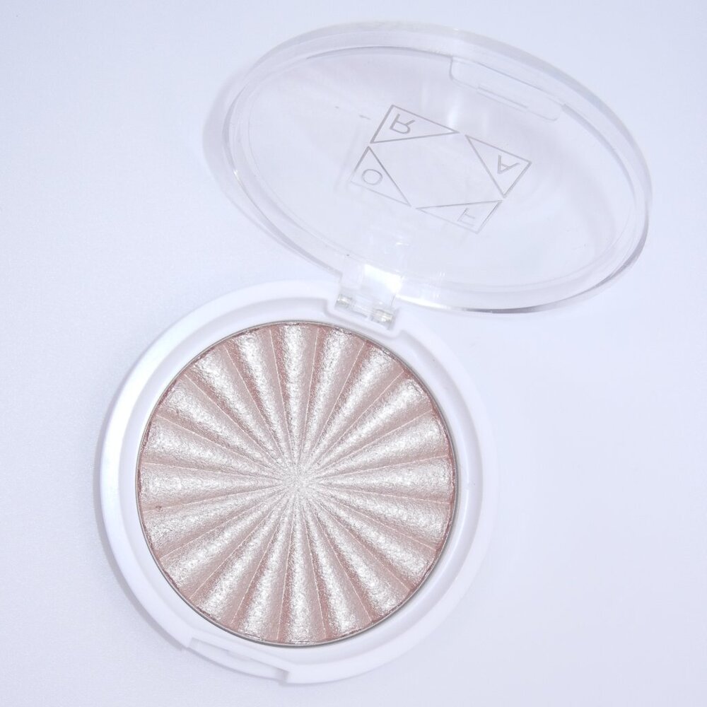 NEW - Ofra Highlighter in shade Blissful (full-size)